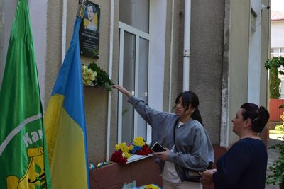 меморіальна дошка Ростислава Янчишена меморіальна дошка Ростислава Янчишена