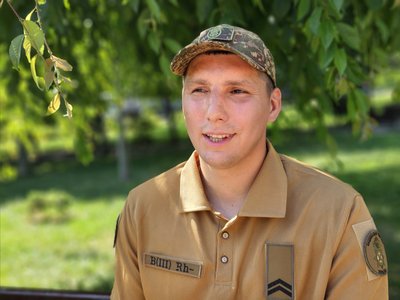 “Я затуляв кожну дірку армованим скотчем”: історія нацгвардійця, який врятував побратима “Я затуляв кожну дірку армованим скотчем”: історія нацгвардійця, який врятував побратима