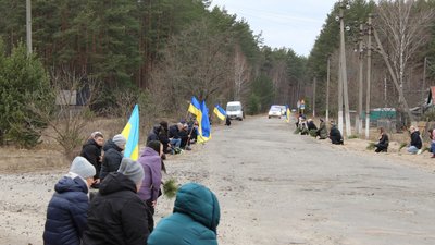 На Чернігівщині поховали захисників Олександра Войтешенка, Геннадія Студенка, Олексія Василенка та Віталія Якушка На Чернігівщині поховали захисників Олександра Войтешенка, Геннадія Студенка, Олексія Василенка та Віталія Якушка