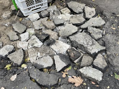 "Сильні вибухи були. Повилітало скло, рами погнуло". Що говорять очевидці про обстріл Дніпровського району Херсона "Сильні вибухи були. Повилітало скло, рами погнуло". Що говорять очевидці про обстріл Дніпровського району Херсона