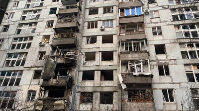 Війська РФ вдарили по Дніпру: поранені 15 людей, виникли пожежі у будинках Війська РФ вдарили по Дніпру: поранені 15 людей, виникли пожежі у будинках