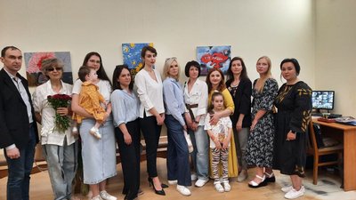 Кропивницькі вдови військових зобразили свій біль і мрії на полотнах Кропивницькі вдови військових зобразили свій біль і мрії на полотнах