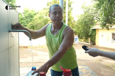 "Набираю одразу 20 літрів": як Чорноморськ живе без централізованого водопостачання після атаки РФ "Набираю одразу 20 літрів": як Чорноморськ живе без централізованого водопостачання після атаки РФ