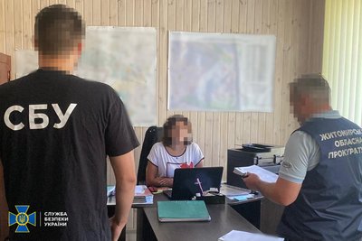 Правоохоронці Житомирщини заявили про викриття масштабних схем заволодіння землями на понад 30 мільйонів гривень Правоохоронці Житомирщини заявили про викриття масштабних схем заволодіння землями на понад 30 мільйонів гривень