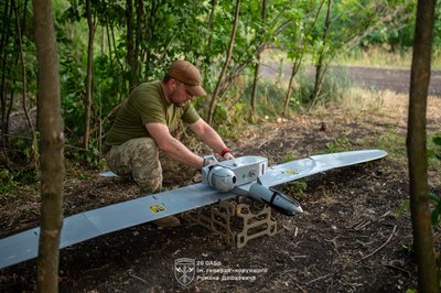 Як дронарі безпілотних авіакомплексів "FlyEye" 26-ї бригади уражають гармати РФ на Краматорському напрямку Як дронарі безпілотних авіакомплексів "FlyEye" 26-ї бригади уражають гармати РФ на Краматорському напрямку