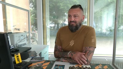 Військовий з позивним "Лофт" у Чернігові розказує про тих, хто приходить вступити до лав 3-ї окремої штурмової бригади Військовий з позивним "Лофт" у Чернігові розказує про тих, хто приходить вступити до лав 3-ї окремої штурмової бригади