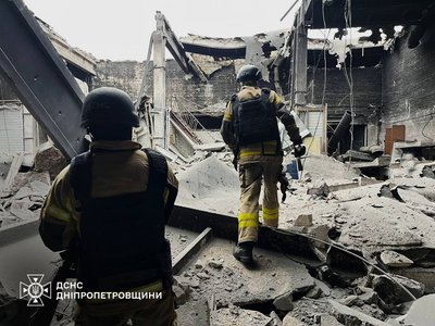 Армія РФ масовано атакувала енергетичну інфраструктуру Дніпропетровщини дронами та БпЛА: поранено чотирьох людей Армія РФ масовано атакувала енергетичну інфраструктуру Дніпропетровщини дронами та БпЛА: поранено чотирьох людей