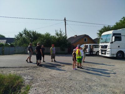 Загвіздя, люди, стан дороги, машини Загвіздя, люди, стан дороги, машини