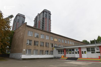 «У даху дірка»: мешканці пошкодженої під час атаки РФ багатоповерхівки в Одесі розповіли про момент удару «У даху дірка»: мешканці пошкодженої під час атаки РФ багатоповерхівки в Одесі розповіли про момент удару