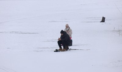"Вікно життя" для риби: селяни на Черкащині роблять ополонки на водоймах "Вікно життя" для риби: селяни на Черкащині роблять ополонки на водоймах