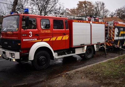 Машини рятувальників, що залучали до гасіння вогню, 8 грудня 2024 року Машини рятувальників, що залучали до гасіння вогню, 8 грудня 2024 року
