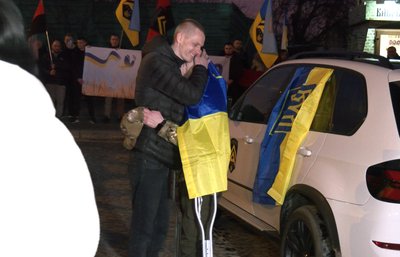 У Луцьку зустріли звільненого з російського полону бійця Юрія Царіцина У Луцьку зустріли звільненого з російського полону бійця Юрія Царіцина