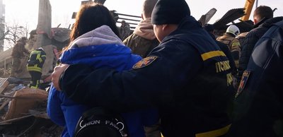 Юрій Єрменчук працює з людьми після обстрілу Хмельницького Юрій Єрменчук працює з людьми після обстрілу Хмельницького
