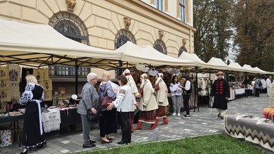 100-річчя, музей народного мистецтва Гуцульщини та Покуття, Коломия, Івано-Франківщина 100-річчя, музей народного мистецтва Гуцульщини та Покуття, Коломия, Івано-Франківщина