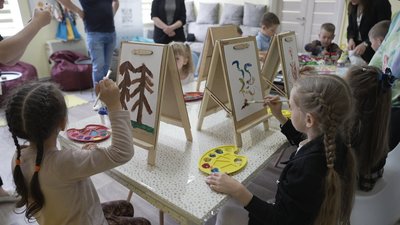 Лего-конструювання, арттерапія та пісочна анімація: на Вінниччині для дітей, постраждалих від війни, працює центр "Твій" Лего-конструювання, арттерапія та пісочна анімація: на Вінниччині для дітей, постраждалих від війни, працює центр "Твій"