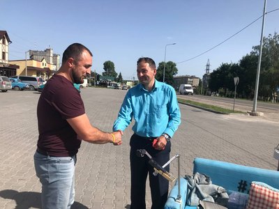 Диван на колесах Тернопільщина, Аркадій Фішман, благодійний тур Диван на колесах Тернопільщина, Аркадій Фішман, благодійний тур