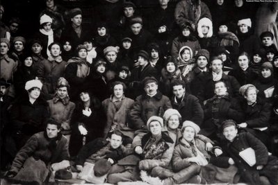 Шість театрів, вісім мов і одна куля в грудях: Історія життя неперевершеного Леся Курбаса Шість театрів, вісім мов і одна куля в грудях: Історія життя неперевершеного Леся Курбаса