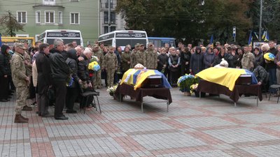 У Рівному попрощались з військовими Олександром Савіним та Євгеном Христичем