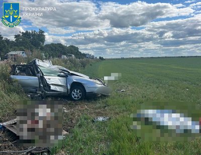 Загинули троє людей, серед них дитина: на Київщині судитимуть далекобійника за смертельну аварію в серпні Загинули троє людей, серед них дитина: на Київщині судитимуть далекобійника за смертельну аварію в серпні