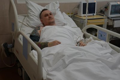 Повзла на другий поверх, щоб викликати допомогу. На Дніпропетровщині після артобстрілу рятують подружжя з Нікополя Повзла на другий поверх, щоб викликати допомогу. На Дніпропетровщині після артобстрілу рятують подружжя з Нікополя
