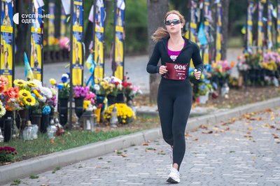 «Ми біжимо не тільки за Дем’яна»: в Одесі провели забіг пам’яті загиблих військових і цивільних «Ми біжимо не тільки за Дем’яна»: в Одесі провели забіг пам’яті загиблих військових і цивільних