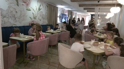 У житомирській кондитерській організували свято для дітей-сиріт У житомирській кондитерській організували свято для дітей-сиріт