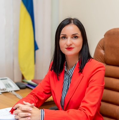 "Оскаржую догани в суді". У Чернівцях директорка ліцею №7 і керівниця управління освіти прокоментували три догани "Оскаржую догани в суді". У Чернівцях директорка ліцею №7 і керівниця управління освіти прокоментували три догани