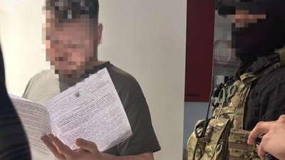 Затримали чоловіків, які розробили копію застосунку "Резерв+", щоб заробляти на "ухилянтах" — СБУ Черкащини Затримали чоловіків, які розробили копію застосунку "Резерв+", щоб заробляти на "ухилянтах" — СБУ Черкащини