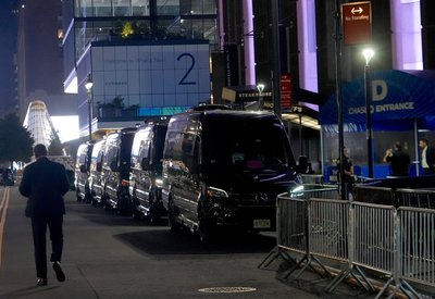 "Королівське весілля США": як чутки про весілля Тейлор Свіфт стали головною темою медіа перед Днем незалежності "Королівське весілля США": як чутки про весілля Тейлор Свіфт стали головною темою медіа перед Днем незалежності