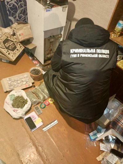 На Рівненщині подружжя з Херсонщини організували наркобізнес
