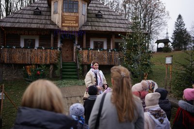 У Чернівцях запрацювала резиденція Святого Миколая: фоторепортаж