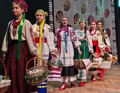 Громади Вінниці презентували великодні кошики, які передали захисникам Громади Вінниці презентували великодні кошики, які передали захисникам