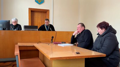 Справи депутатки та адміністраторки коледжу, яких обвинувачують в організації схеми ухилення на Чернігівщині, об'єднали Справи депутатки та адміністраторки коледжу, яких обвинувачують в організації схеми ухилення на Чернігівщині, об'єднали