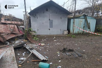 Російські БпЛА атакували південь Одещини: пошкоджено гаражі та скління житлового будиноку Російські БпЛА атакували південь Одещини: пошкоджено гаражі та скління житлового будиноку