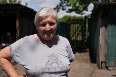 "Сидимо вдома, і будемо сидіти". Менш ніж 80 людей залишилось у прифронтовій Колоні-Межовій на Дніпропетровщині "Сидимо вдома, і будемо сидіти". Менш ніж 80 людей залишилось у прифронтовій Колоні-Межовій на Дніпропетровщині