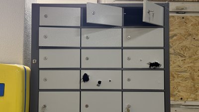 Наслідки обстрілу Добропілля Донецька область 9 квітня 2025 рік Наслідки обстрілу Добропілля Донецька область 9 квітня 2025 рік