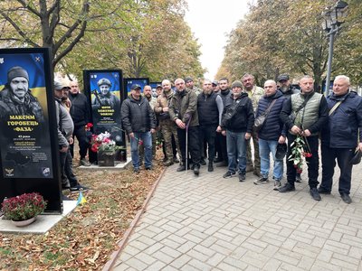 "Найголовніше – згадати всіх хлопців": заходи до Дня захисників і захисниць у Полтаві "Найголовніше – згадати всіх хлопців": заходи до Дня захисників і захисниць у Полтаві