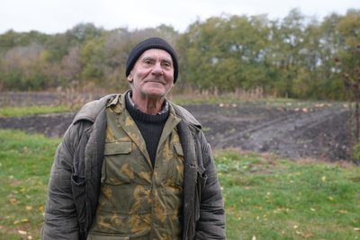 "У своїй хаті вже доживу". Як живуть останні мешканці покинутого села на Сумщині "У своїй хаті вже доживу". Як живуть останні мешканці покинутого села на Сумщині