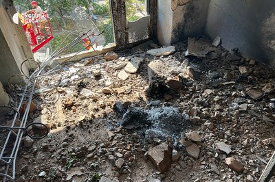 "Був сильний вибух, усе загорілося": армія РФ атакувала пʼятиповерхівку на Одещині, три людини травмувались "Був сильний вибух, усе загорілося": армія РФ атакувала пʼятиповерхівку на Одещині, три людини травмувались