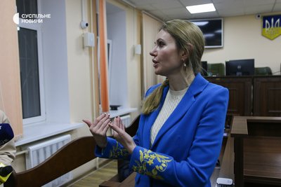 Народна депутатка Анна Скороход на засідання Апеляційної палати ВАКС у Києві, 8 січня 2026 року Народна депутатка Анна Скороход на засідання Апеляційної палати ВАКС у Києві, 8 січня 2026 року