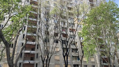 Слобідський район Харкова після ударів російських дронів 30 квітня 2025 року Слобідський район Харкова після ударів російських дронів 30 квітня 2025 року