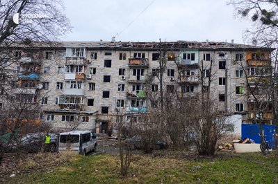 Уламки впали біля будинку в Святошинському районі: є постраждалі Уламки впали біля будинку в Святошинському районі: є постраждалі