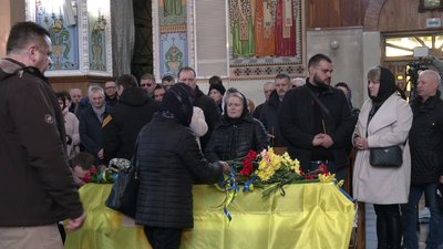 У Рівному попрощалися із військовим Валерієм Дяченком У Рівному попрощалися із військовим Валерієм Дяченком