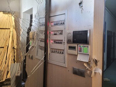 "Гепнуло добряче". Уламки "шахеда" пошкодили будинок у Святошинському районі Києва "Гепнуло добряче". Уламки "шахеда" пошкодили будинок у Святошинському районі Києва