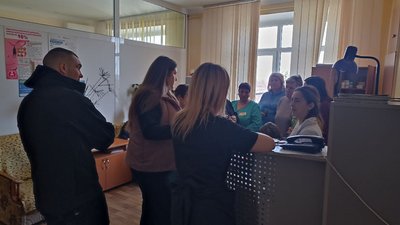 Пацієнти лікарні на Житомирщині протестують проти об'єднання двох відділень Пацієнти лікарні на Житомирщині протестують проти об'єднання двох відділень