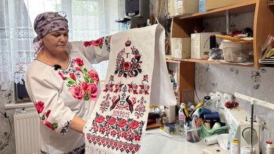 Мріє, щоб всі українці мали вишиванки: жителька Кіровоградщини займається вишивкою майже 40 років Мріє, щоб всі українці мали вишиванки: жителька Кіровоградщини займається вишивкою майже 40 років