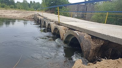 Жителі кількох сіл на Житомирщині виступили проти забору фермерським господарством води з річки Жителі кількох сіл на Житомирщині виступили проти забору фермерським господарством води з річки