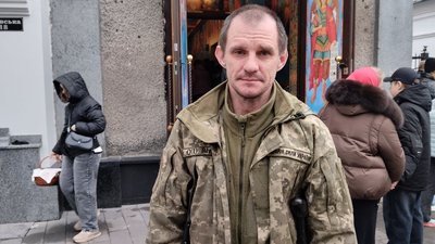 У Житомирі після літургії освячували великодні кошики у Свято-Михайлівському соборі У Житомирі після літургії освячували великодні кошики у Свято-Михайлівському соборі