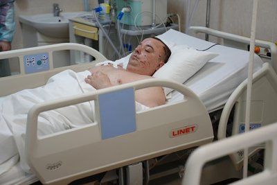 "Був хлопок і все". На Дніпропетровщині лікують поранених залізничників після атаки РФ "Був хлопок і все". На Дніпропетровщині лікують поранених залізничників після атаки РФ
