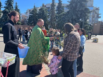 у Черкасах містяни освятили вербу у Черкасах містяни освятили вербу